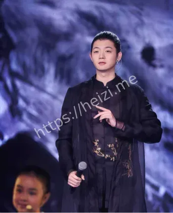 霍尊陈露九年恋曝光PUA出轨